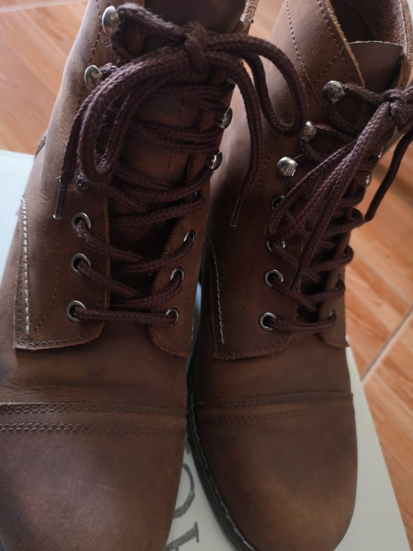Achilles boots, Men's Fashion, Footwear, Boots on Carousell