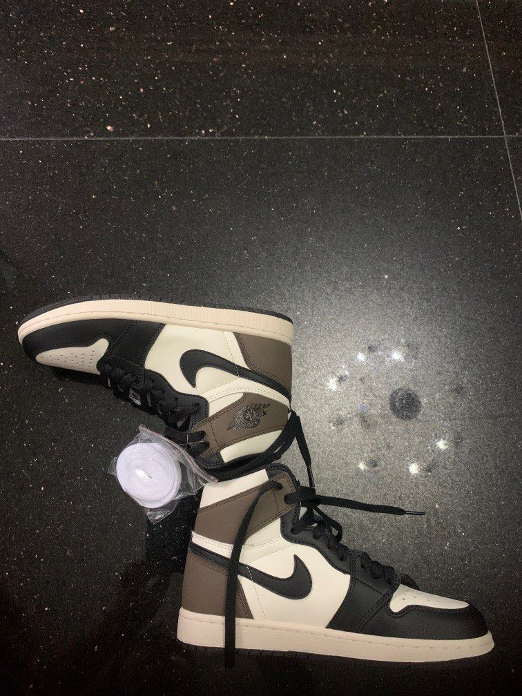 air jordan 1 mocha size 6