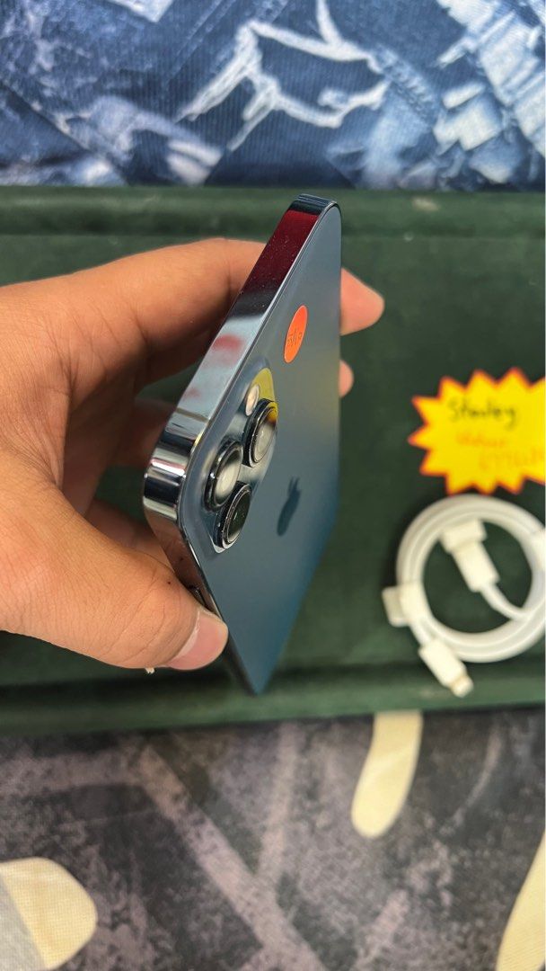 買了Apple Care + Plus) Iphone 12 pro Max 256GB 行貨，超新淨，未換 