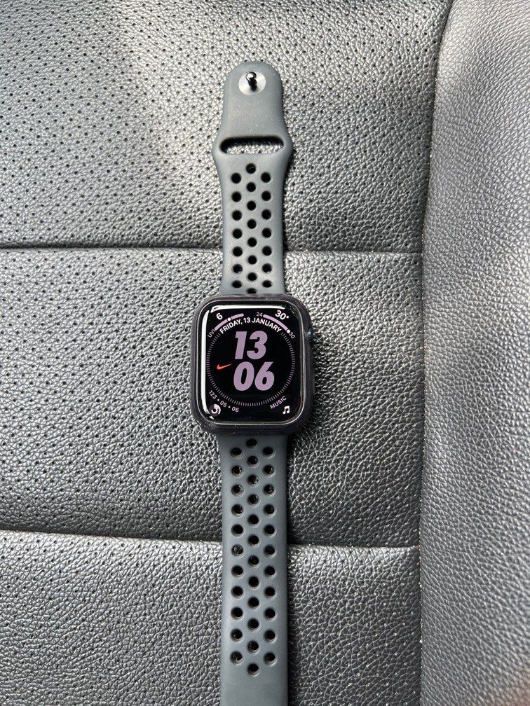 Apple Watch Series 7 Nike Edition (45mm - GPS only), Mobile Phones