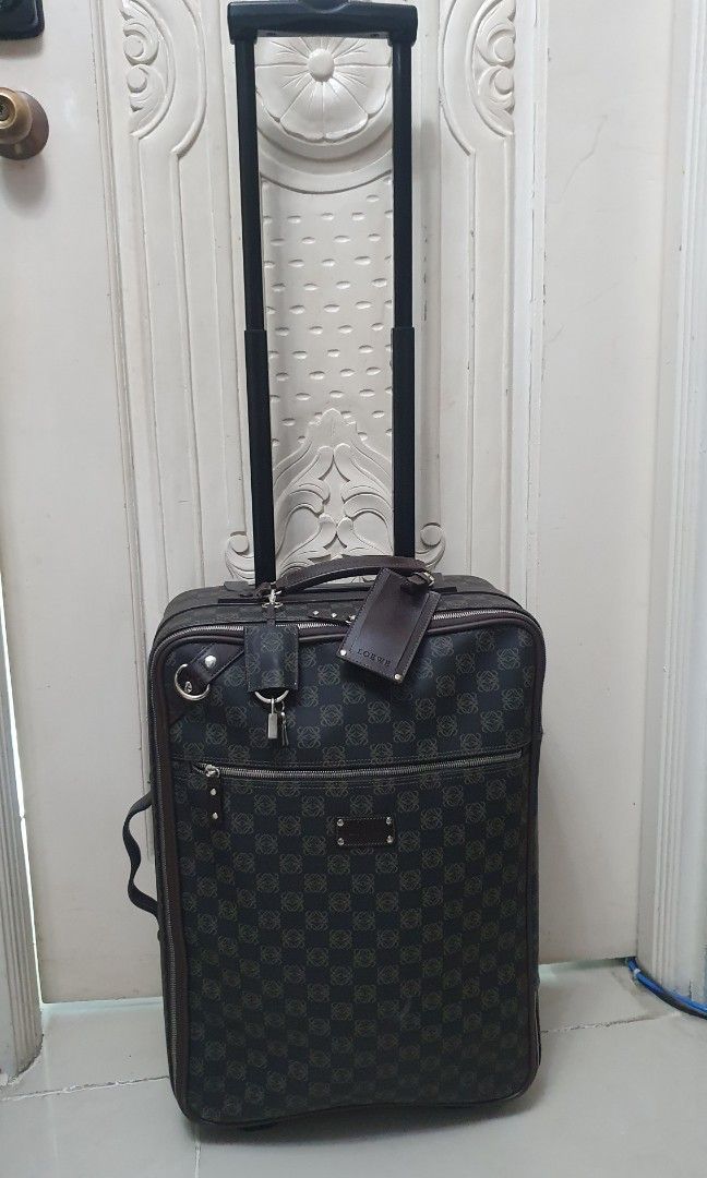 Loewe luggage store