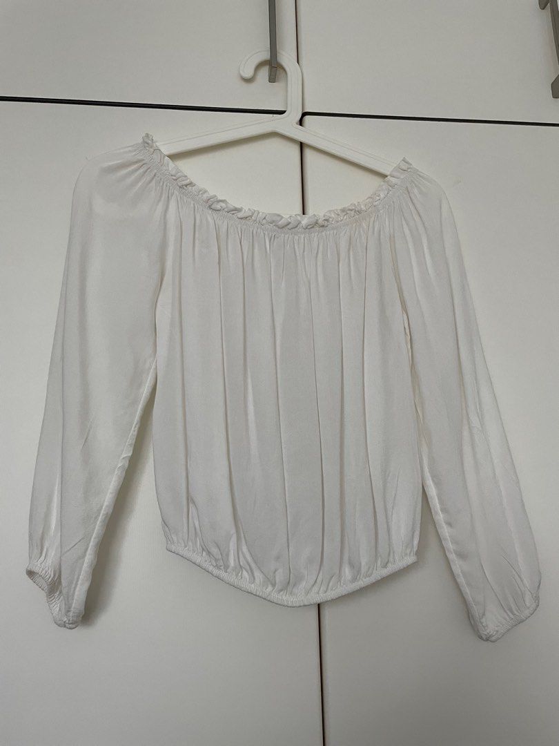 Brandy Melville White Off Shoulder Top, Women's Fashion, Tops