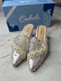 Cabelo sepatu pesta