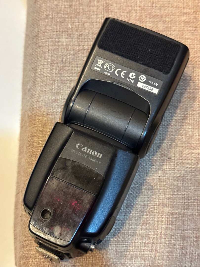 Canon 580 EX2, Photography, Photography Accessories, Flashes on Carousell