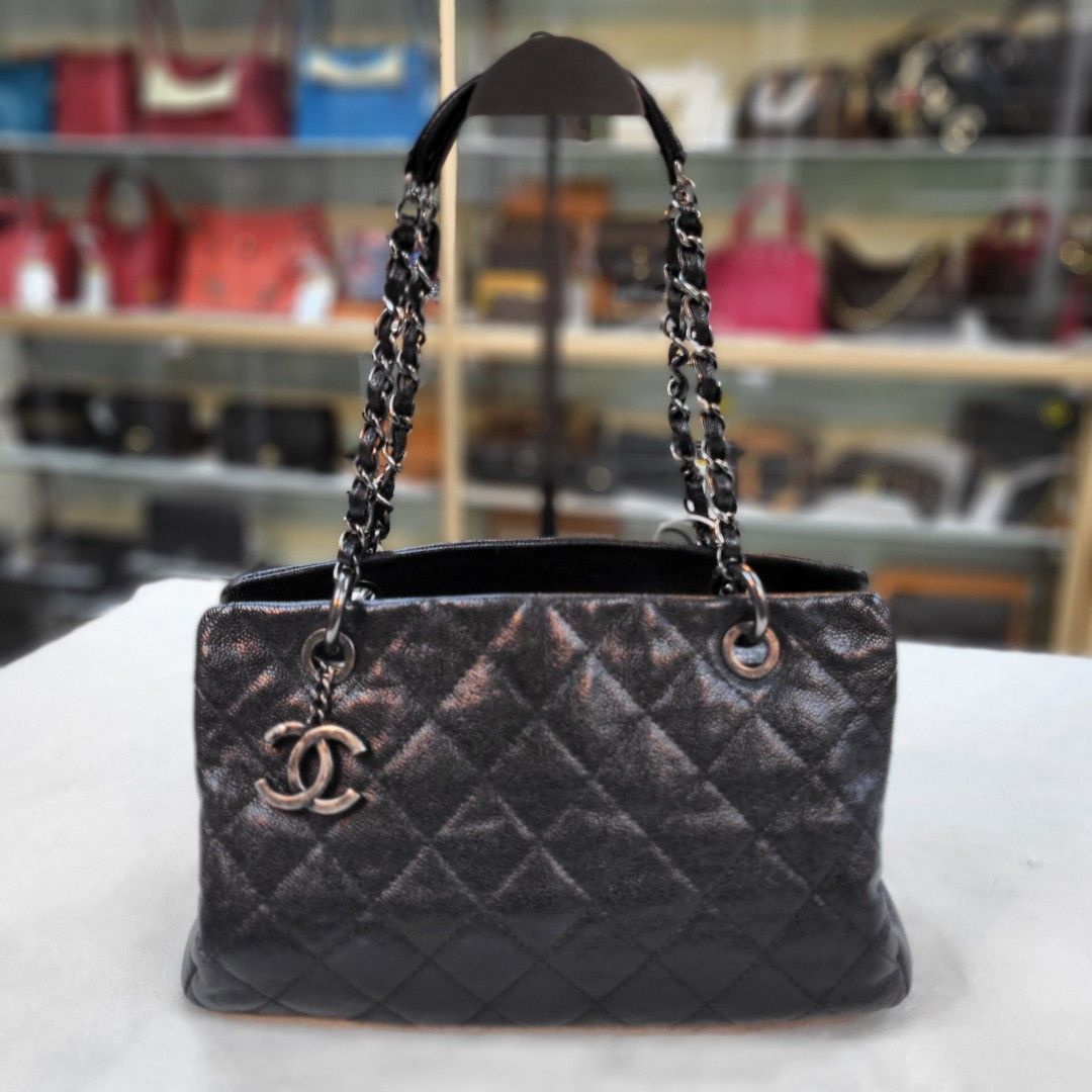 Chanel Chic Shopping Tote