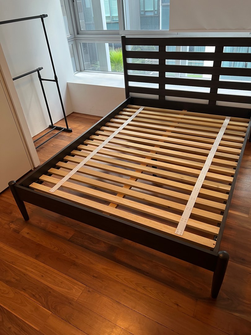 Crate and Barrel Queen Bed Frame, Furniture & Home Living, Furniture