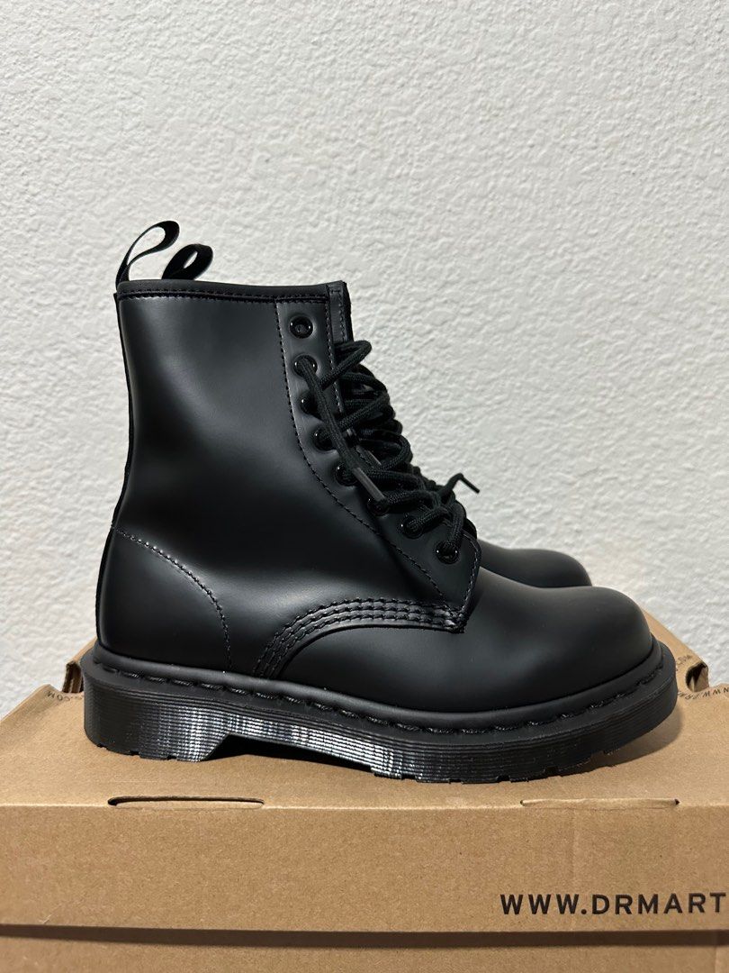 Dr marten 8 best sale eye boot