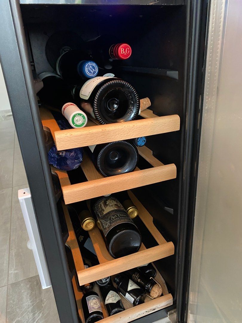 Front vent wine shop fridge