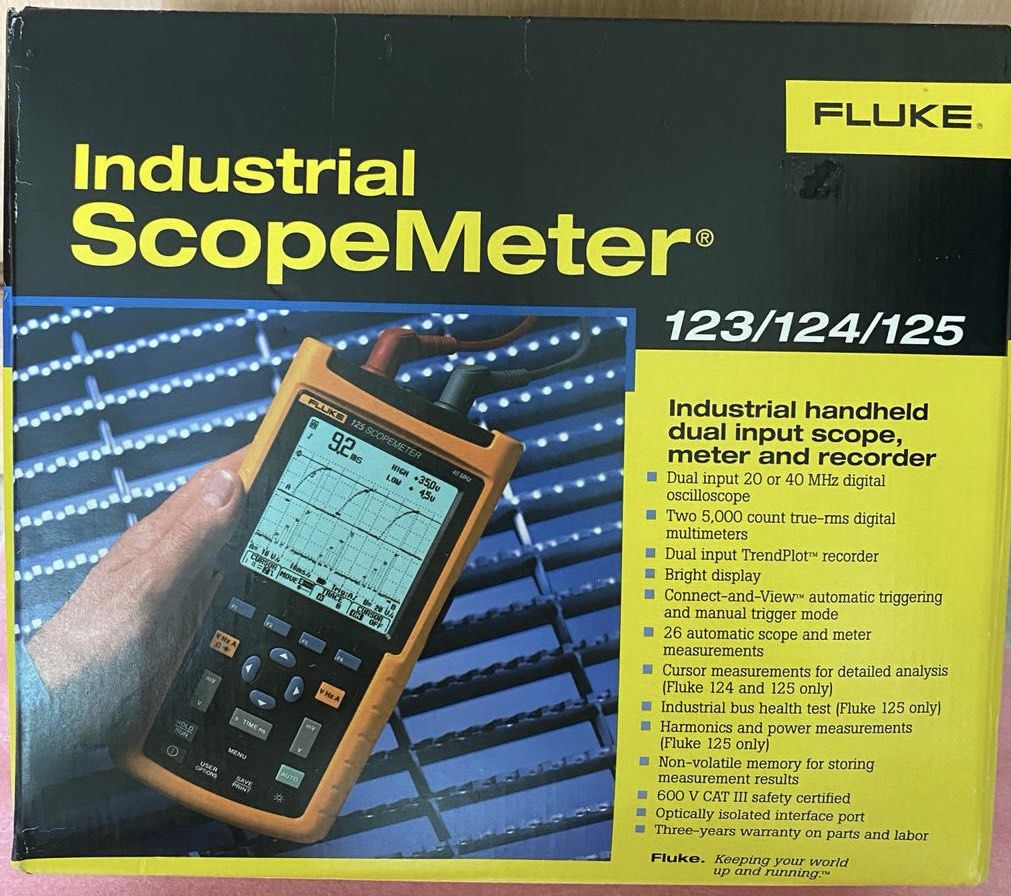 Fluke 124B Industrial ScopeMeter Hand-Held Oscilloscope, 40 MHz