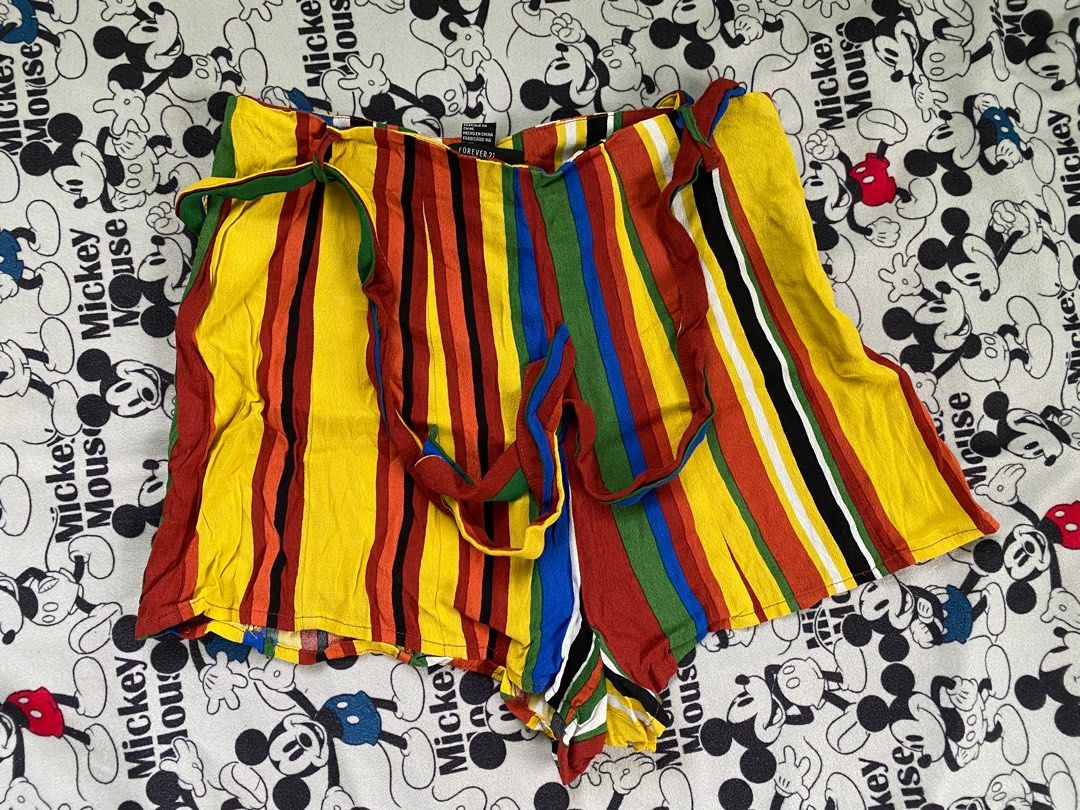 Forever21 Shorts (Category: Shorts) located in Davao. Submitted by john_canque (Listing ID 1209300918, Image 1). Description: Decluttering. Can fit to Med. Personal Preloved..