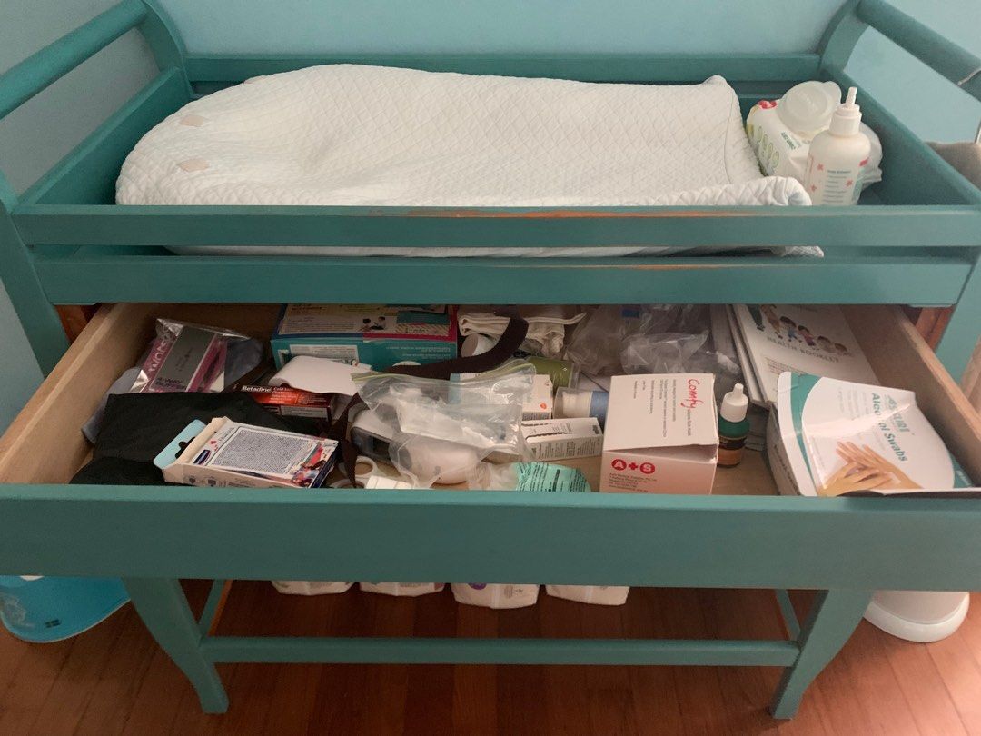 Free baby shop changing table