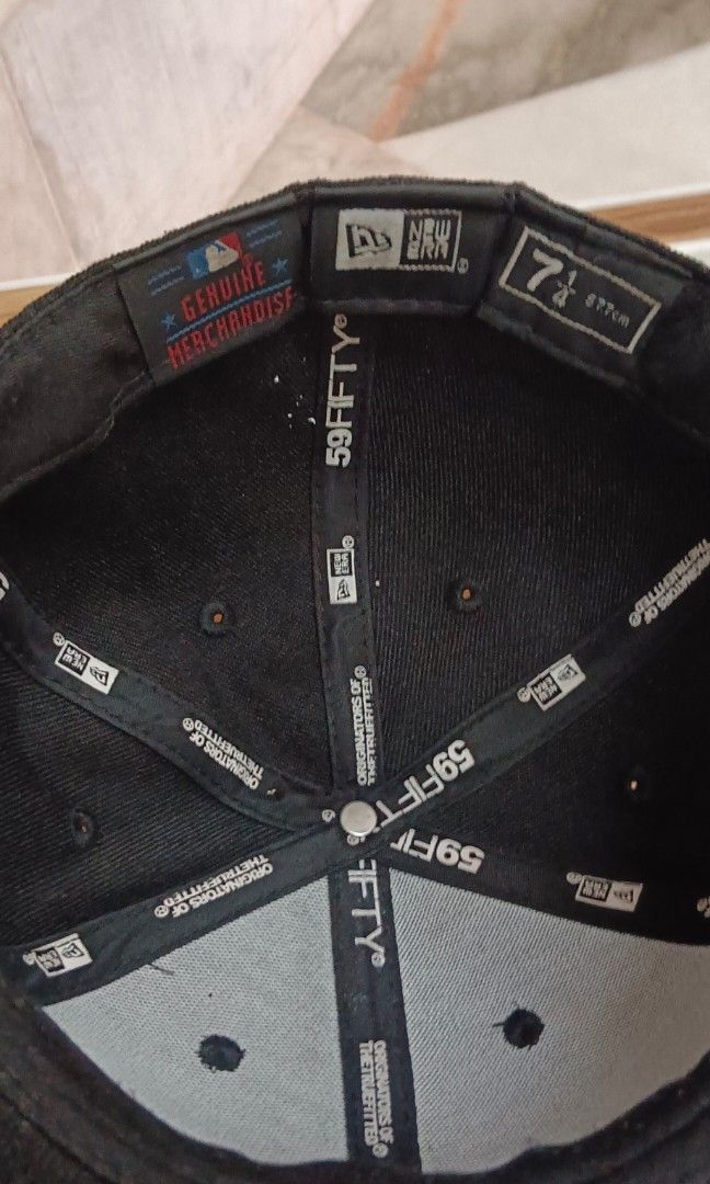 Fullcap (Category: Cap & Hats) located in Ipoh. Submitted by darysharkatering (Listing ID 1209361691, Image 3). Description: fullcap 7 1/4 57.7cm premium 9/10 wasap 0189536801 dfod.