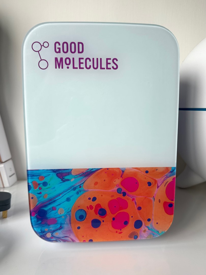 Good molecules skincare fridge, 美容＆化妝品, 健康及美容 皮膚護理, 面部 面部護理 Carousell