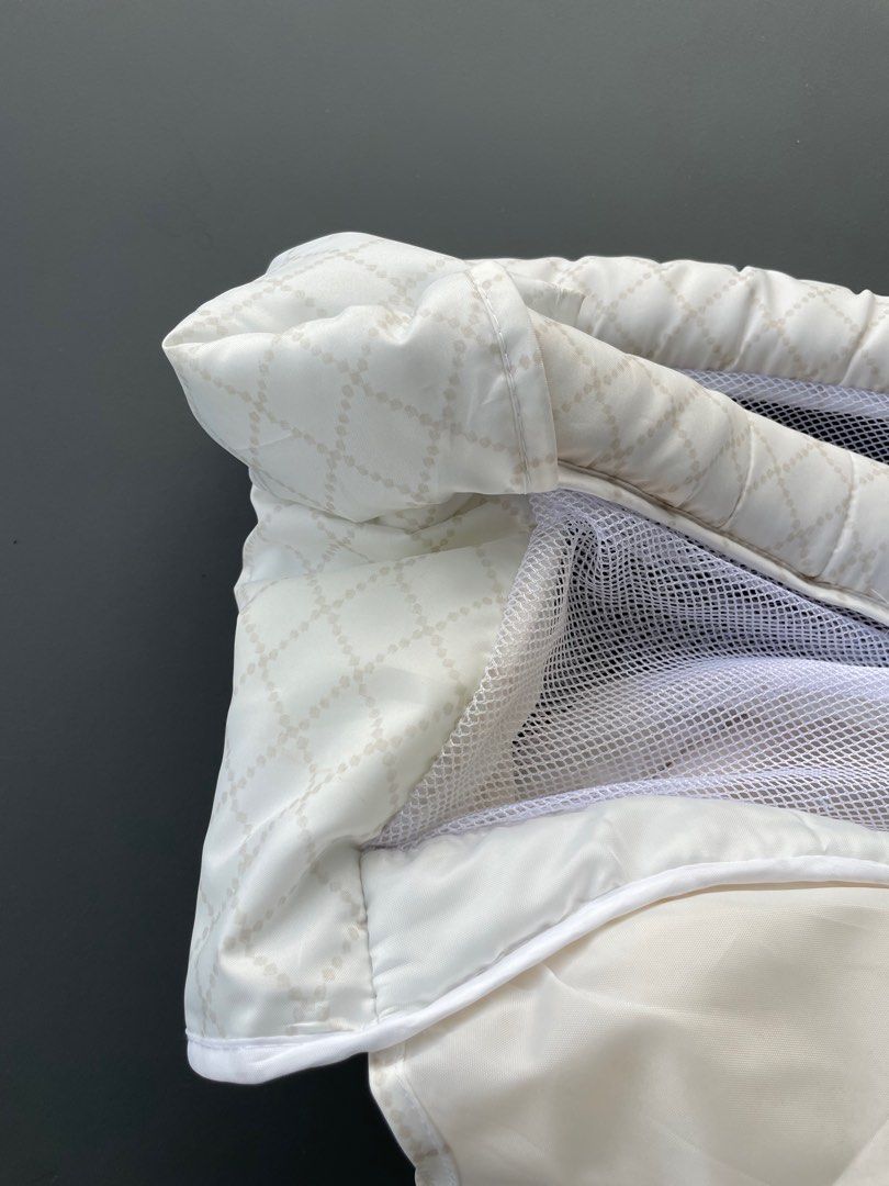 HALO Bassinest Essentia Series incl. Newborn Insert, Babies & Kids