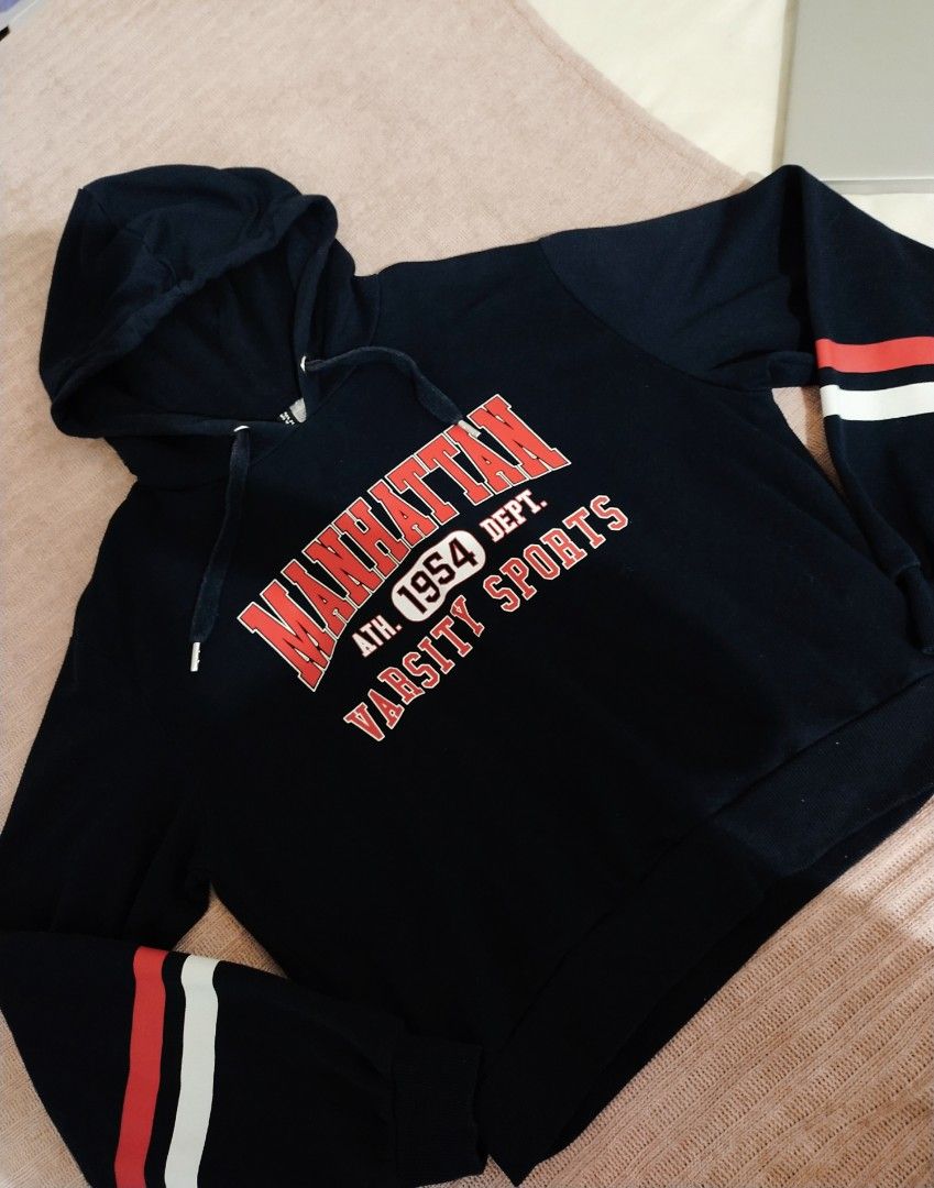 H M Manhattan Hoodie Women s Fashion Coats Jackets and Outerwear on Carousell