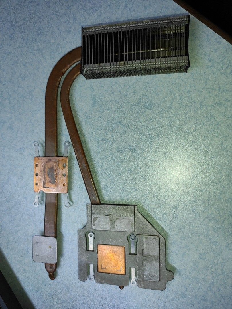 Intel sandy bridge processor (Category: Computer Parts) located in Singapore. Submitted by ozzzva (Listing ID 1209303860, Image 3). Description: Plugged from laptop, cleaned with alcohol and ready for repurpose. What you see in pic, is what you get. #lelong #sale #sandy bridge #quad core #diy #hack SR02Y - Intel quad core i7-2630qm *free bendable heatpipe from the laptop to accommodate for mini build. Item is working when plug out from laptop. Do