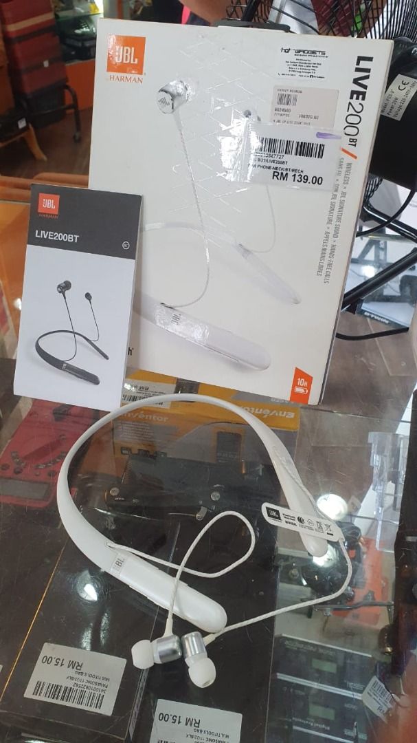 Jbl live hotsell 200bt microphone