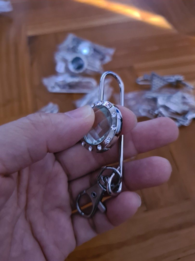 Key Finder bling keychain Hook Bag Handbag purse Hanger table hook