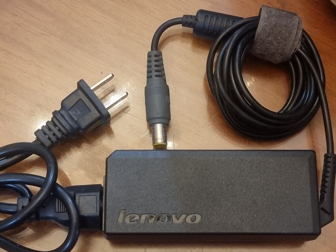 Original Lenovo Laptop power adaptor (Category: Chargers) located in Manila. Submitted by do_888 (Listing ID 1209327964, Image 2). Description: Authentic Used Lenovo Laptop power adaptor. 65watts, 20v Kindly see picture for fitment of connector. For inquiries, kindly SMS at 0918 891 8006..