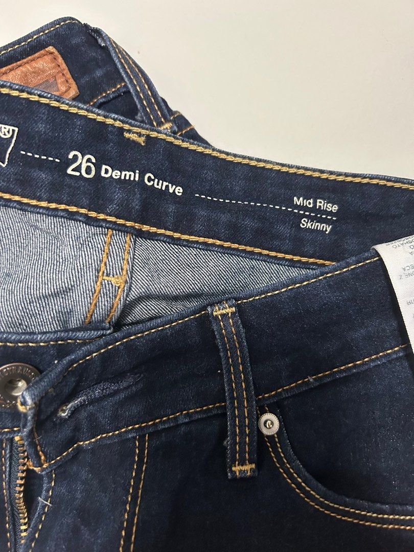 Levi's Demi curve mid rise skinny jeans, Women's Fashion, Bottoms, Jeans &  Leggings on Carousell