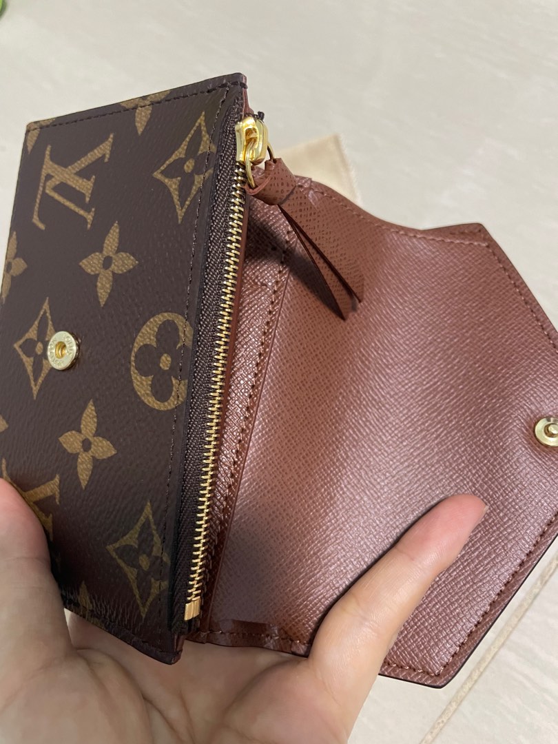 Louis Vuitton Vernis Wallet (Gold), Women's Fashion, Bags & Wallets, Wallets  & Card Holders on Carousell