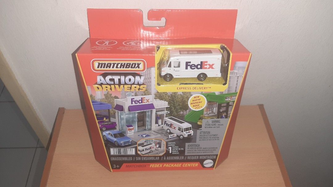 Matchbox Action Drivers FedEx Package Center, Hobbies & Toys, Toys