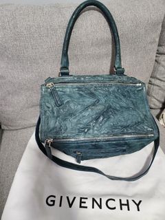 Authentic Medium Givenchy Pandora Distressed Leather Bag