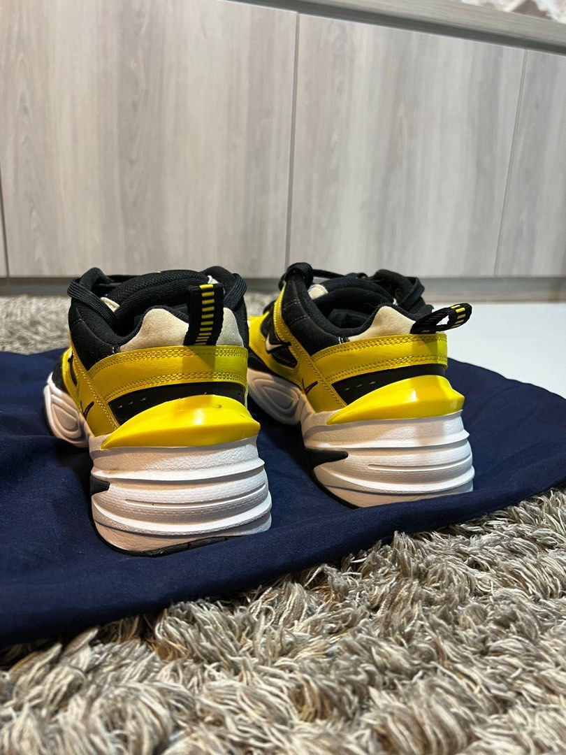 nike tear shoes