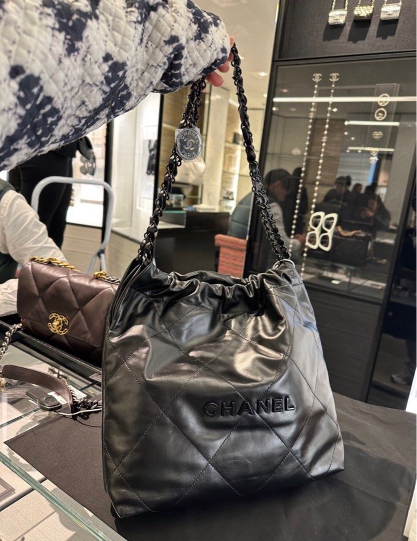 Chanel Medium 22 Bag Shiny Calfskin So Black with Black Hardware (Micr