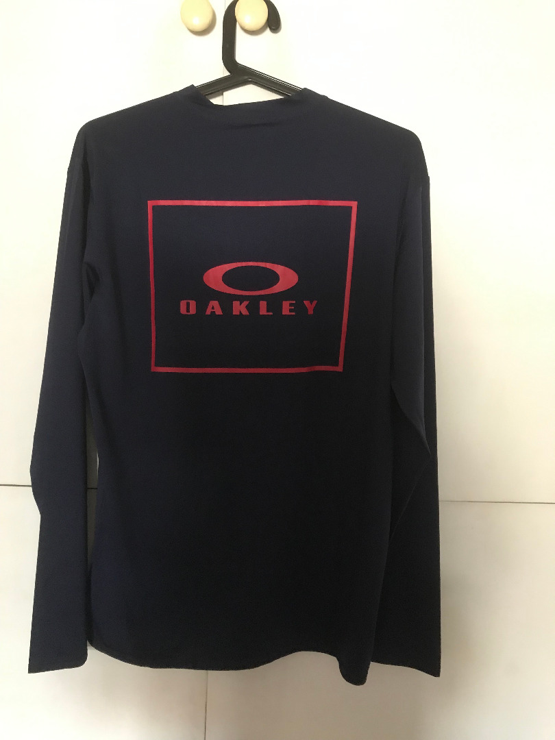 Oakley Men's Rash Guard, Men's Fashion, Tops & Sets, Swim Top & Rash
