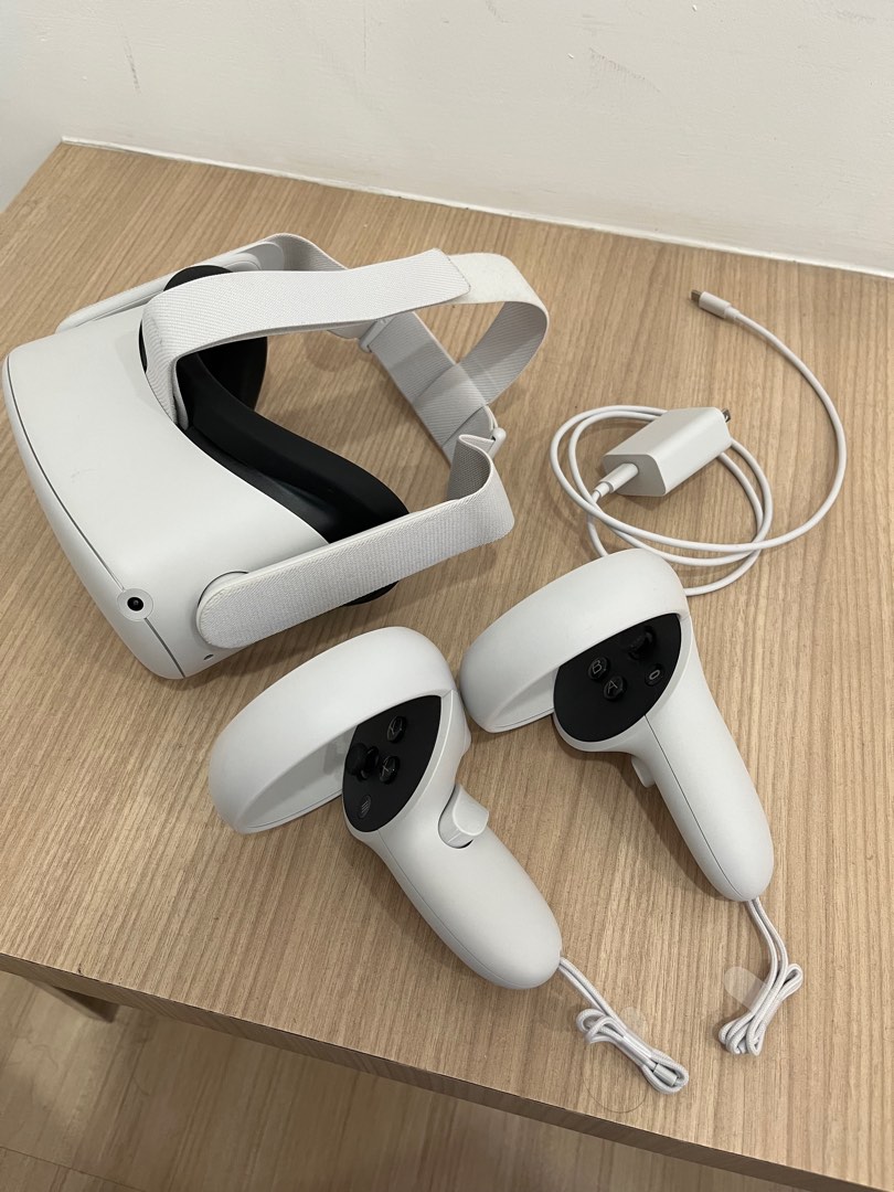 Oculus Quest 2, 64GB Meta, 2022 seldom used, Computers & Tech, Laptops