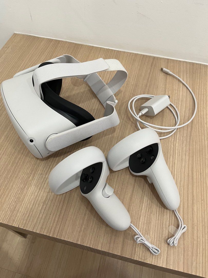 Oculus Quest 2, 64GB Meta, 2022 seldom used, Computers & Tech, Laptops