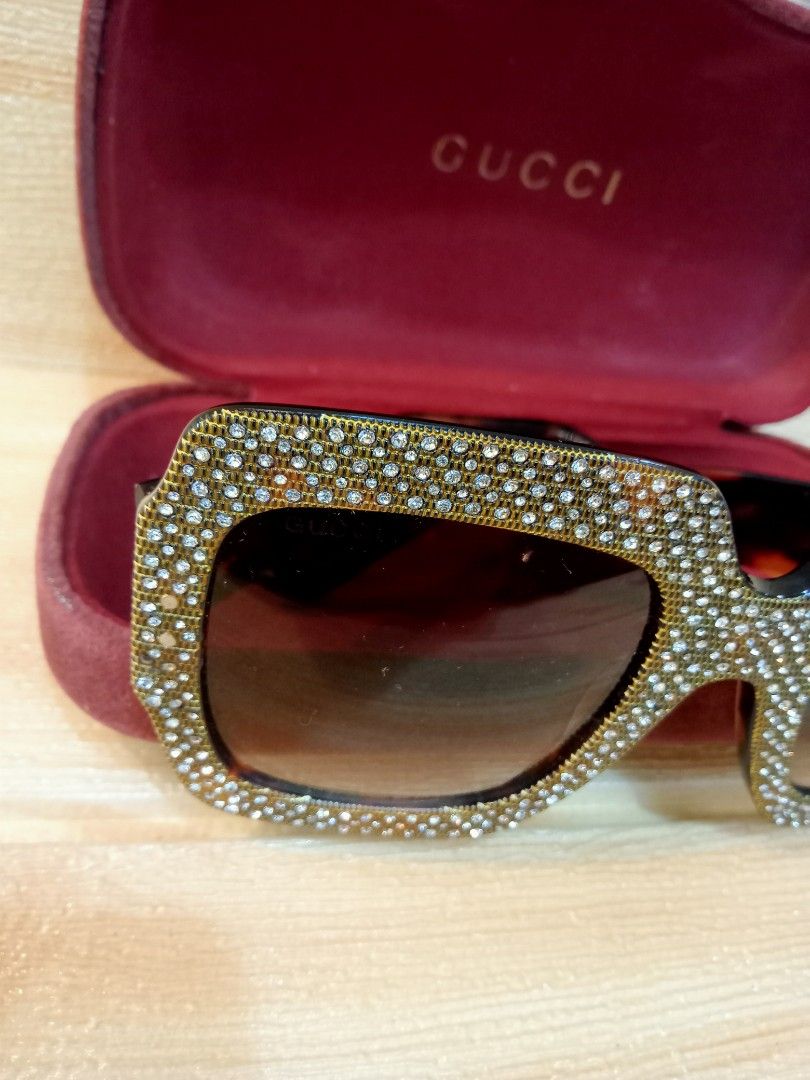 Preloved Gucci Ladies Sunglass GG0048S Interlocking G Rhinestone Size Frame 54 25 Made In Italy 145 Platstick Condition Like New Guarantee