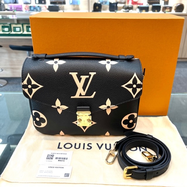 Louis Vuitton Pochette Metis Noir 2017 Black Monogram Empreinte Leathe -  MyDesignerly