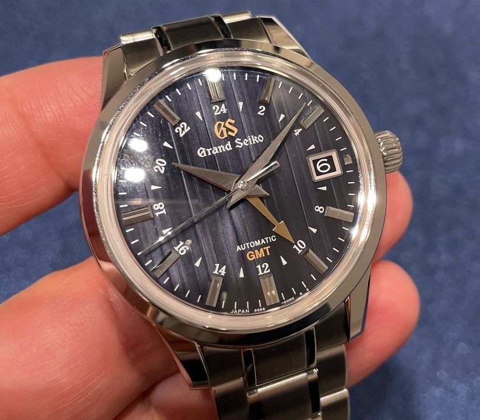 SBGM251 Grand Seiko Isetan Limited Edition 40 pieces, Luxury, Watches on  Carousell