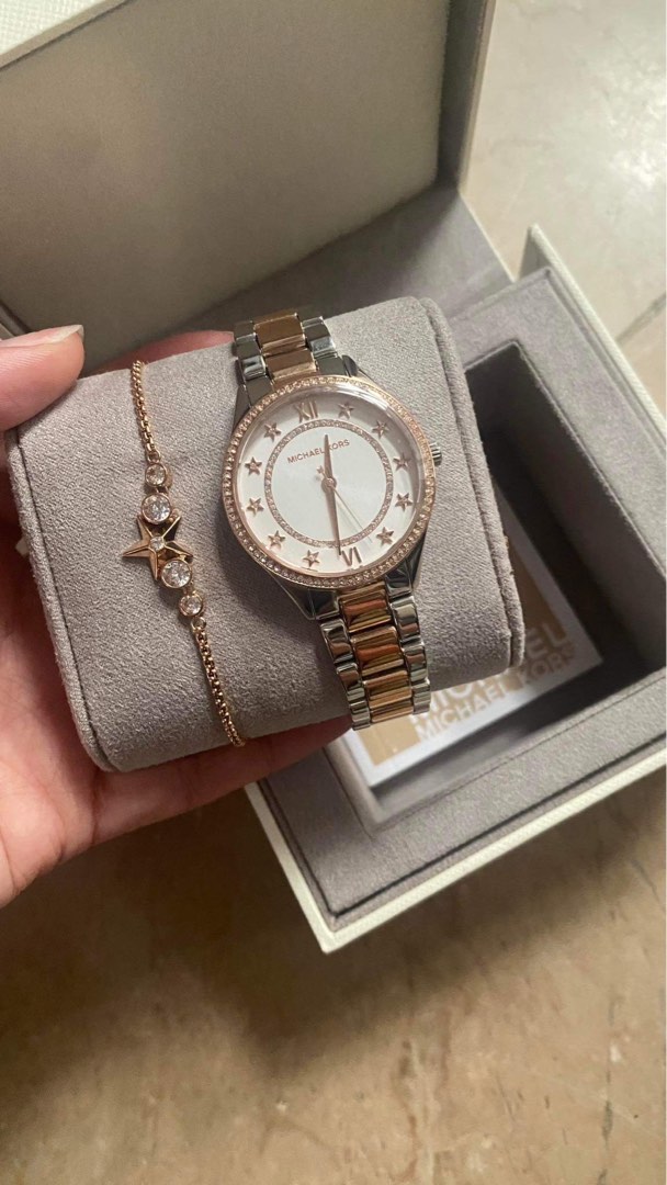 Selling michael kors watch sales