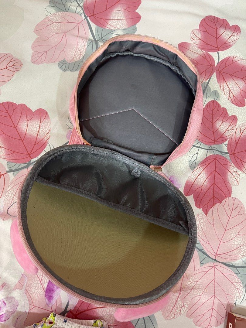 Small backpack (Category: Backpacks) located in Singapore. Submitted by 69746 (Listing ID 1209270412, Image 2). Description: Delivery via normal mail, please provide address. Minor cleaning is required..