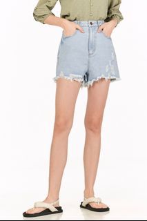 TCL WINSON DISTRESSED DENIM SHORTS IN LIGHT WASH