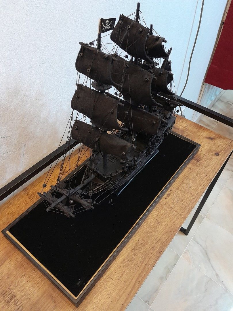 The Black Pearl Pirate Ship Replica, Hobbies & Toys, Collectibles