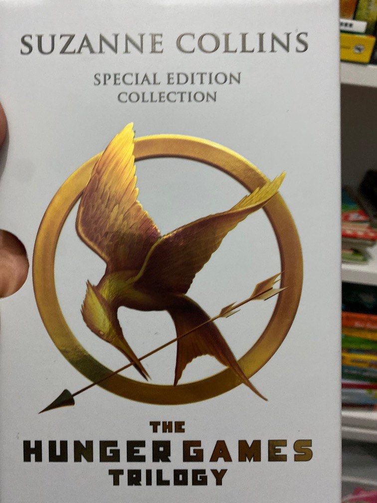 3 本The Hunger Games Trilogy, 興趣及遊戲, 書本& 文具, 小說& 故事書- Carousell