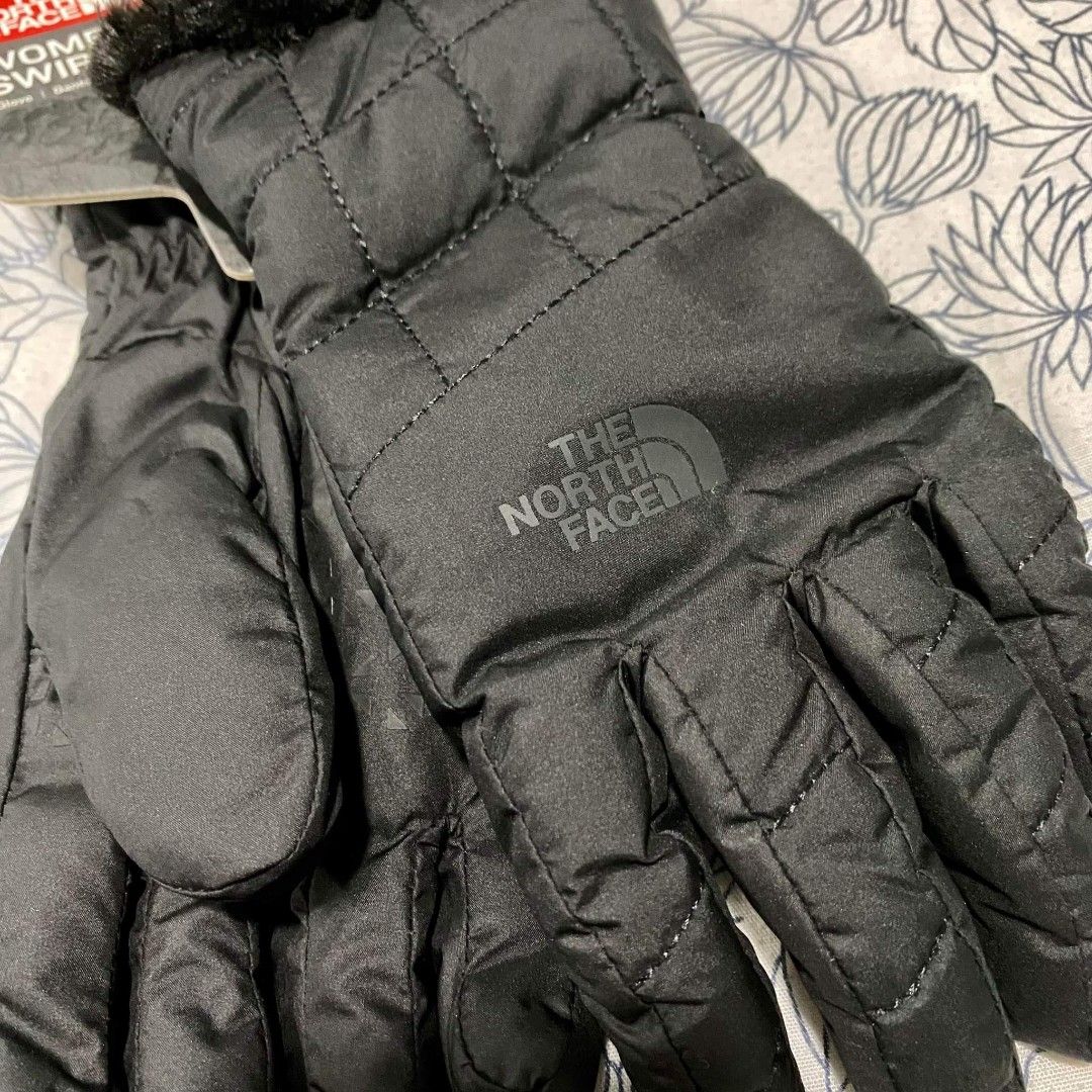 The north face women's mossbud swirl gloves on sale