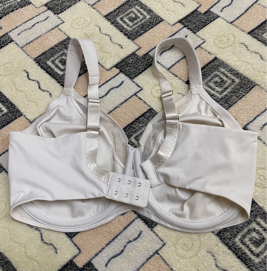 Triumph Simply Everyday Basic Padded Bra (Size B75), Women's Fashion, New  Undergarments & Loungewear on Carousell