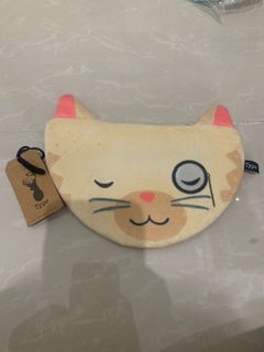 Typo pouch