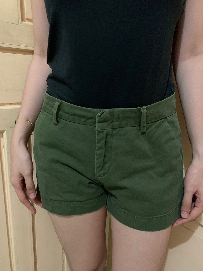 Uniqlo Army Green Shorts, Women's Fashion, Bottoms, Shorts on Carousell