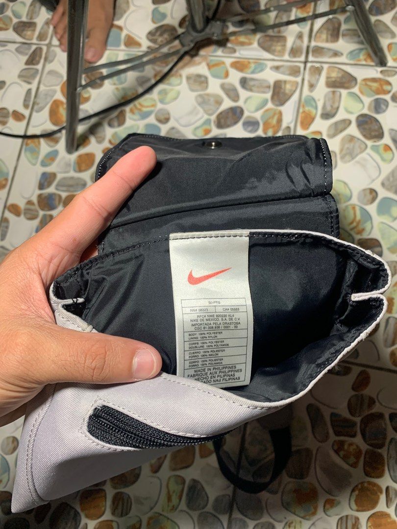 Vintage nike sling bag, Men's Fashion, Bags, Sling Bags on Carousell