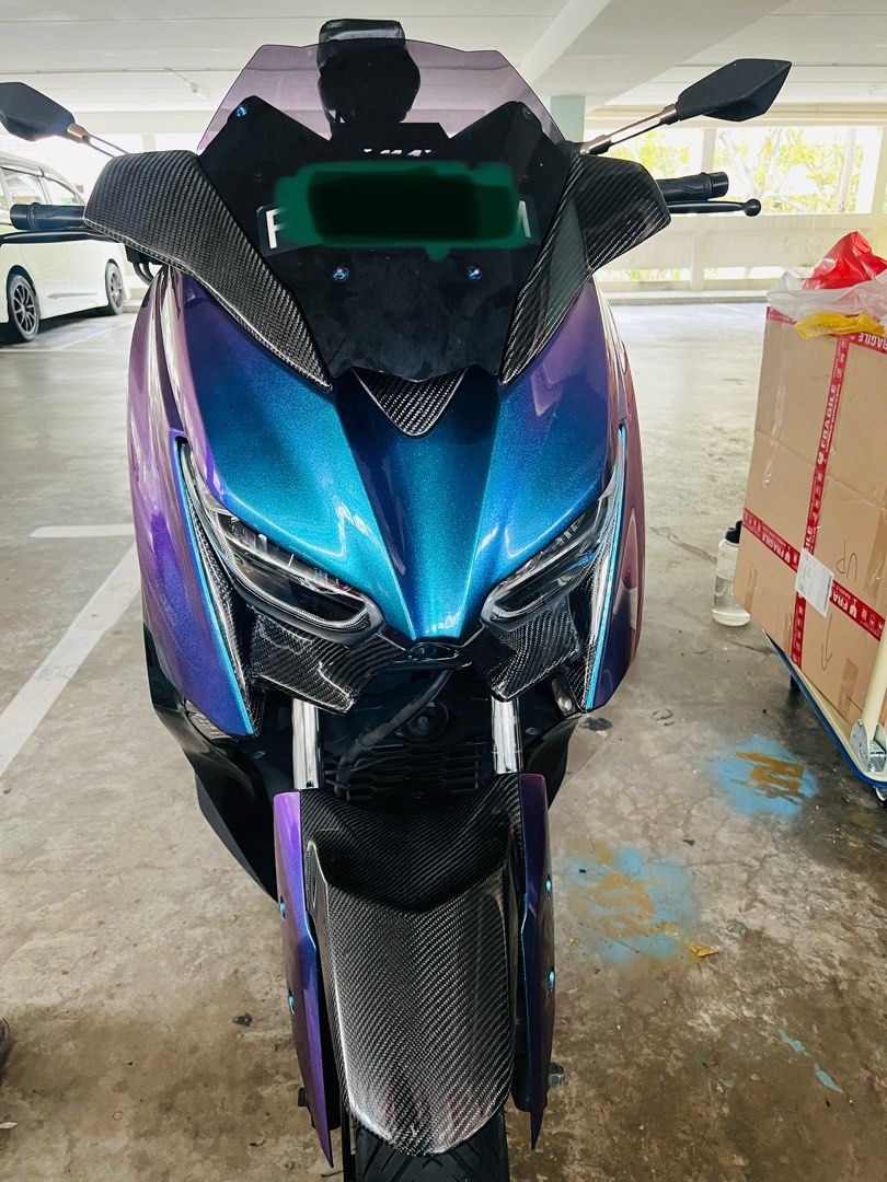 Xmax original Coverset + aikka repaint, Motorcycles, Motorcycle