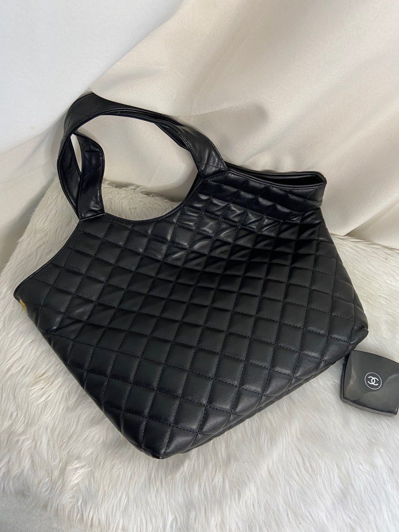 Ysl icare maxi shopping bag small, Luxury, Bags & Wallets on Carousell