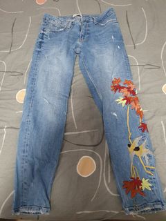 (Category: ) located in . Submitted by beaurose (Listing ID 1209348387, Image 1). Description: .