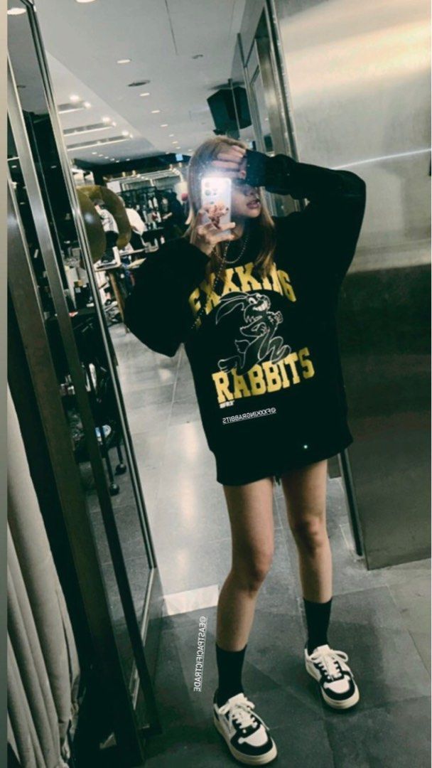 即完売品】 FR2 Dress up Rabbit Crew Sweat