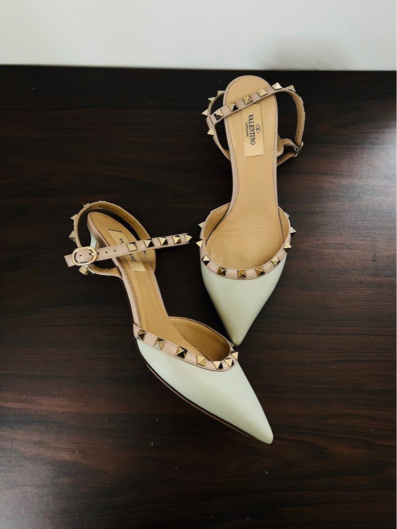 💯 Authentic Valentino Garavani Rockstud Heels (Category: Heels) located in Bulacan. Submitted by krstn0410 (Listing ID 1208521195, Image 1). Description: Paka susyal comfy Dress, pants, skirt, denim bagay lahat signs of wear Money back guaranteed S8 on tag.